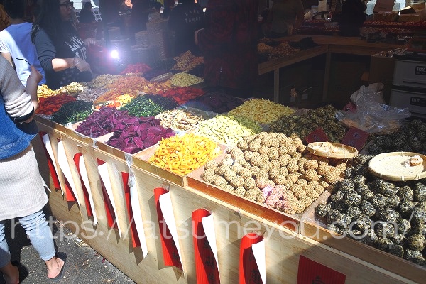 迪化街　年貨大街（歳末大売出し）